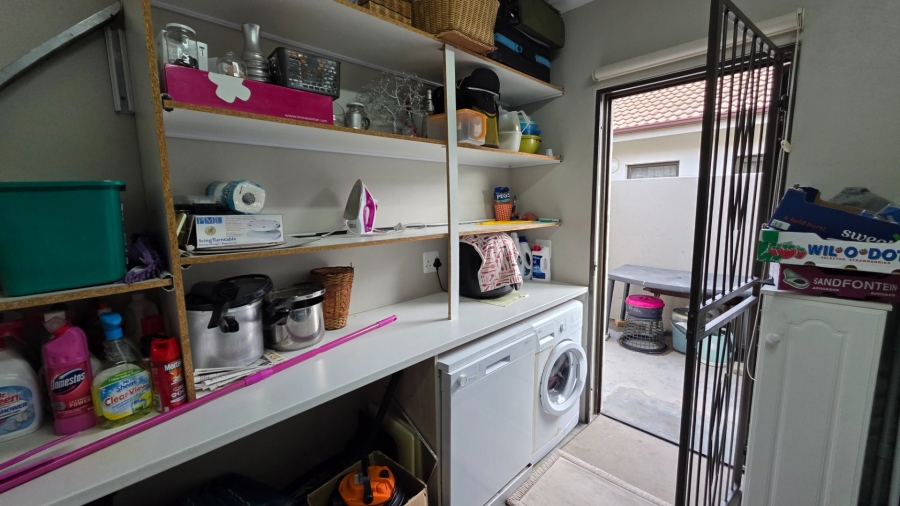 2 Bedroom Property for Sale in Heiderand Western Cape